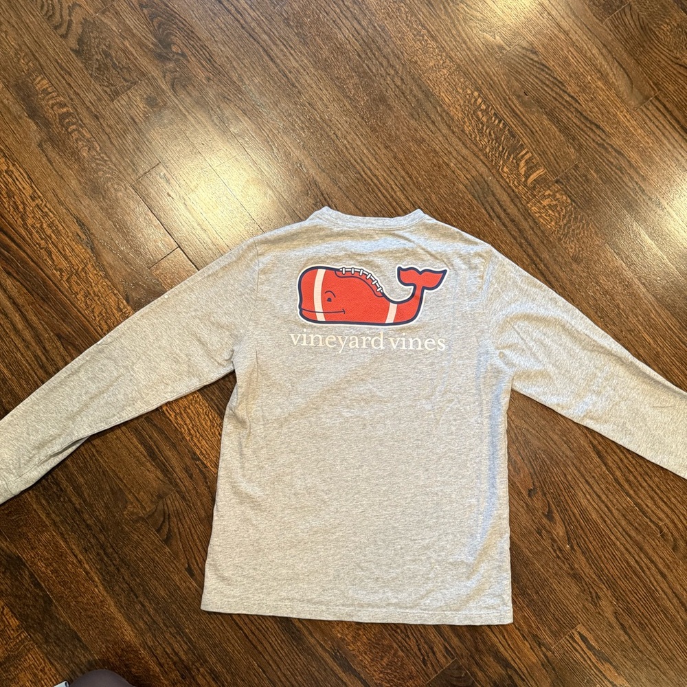Vineyard Vines Kids Football Long Sleeve Tee in Gray size Large